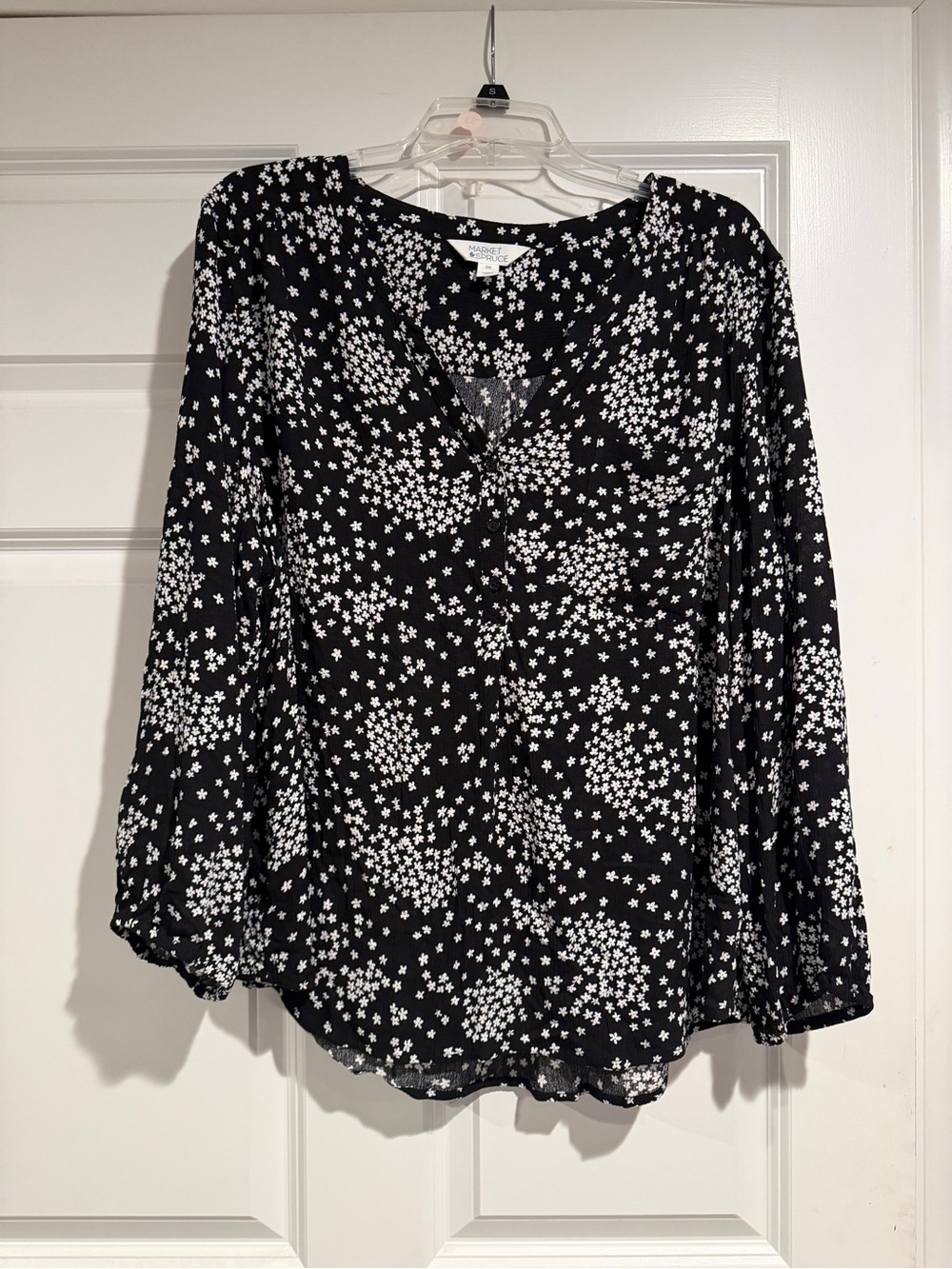 Market & Spruce Women’s Black & White Floral Pullover Top | Stitch Fix